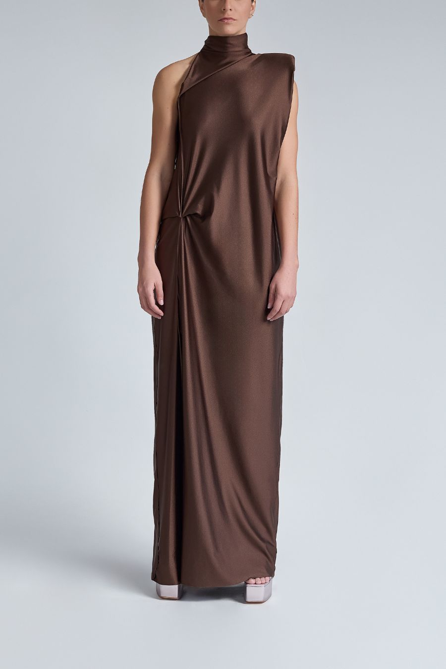 VESTIDO HOMBRERA BRILLOSO